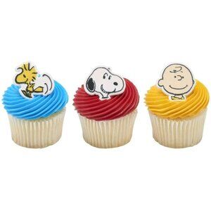 DecoPac Peanuts® Cupcake Rings 144 Peanuts® Snoopy® Charlie Brown Woodstock®